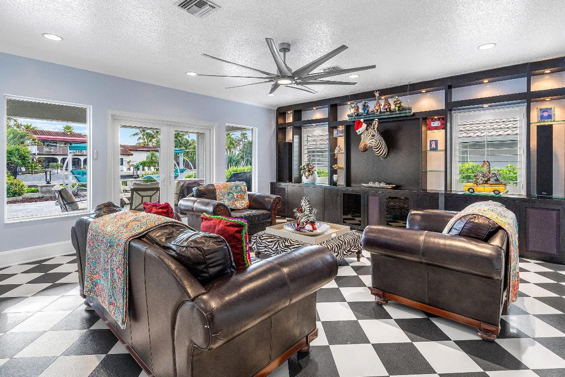 678 Carriage Hill, Boca Raton FL 33486