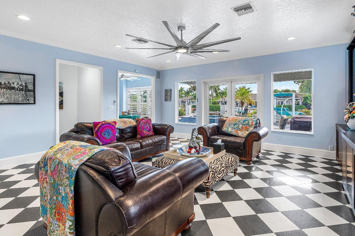 678 Carriage Hill, Boca Raton FL 33486