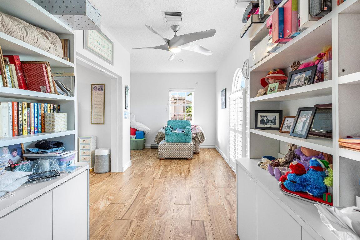 678 Carriage Hill, Boca Raton FL 33486