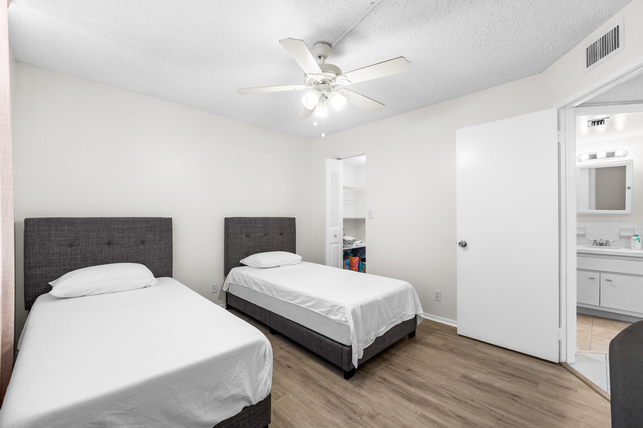 4501 NE 21st #406, Fort Lauderdale FL 33308