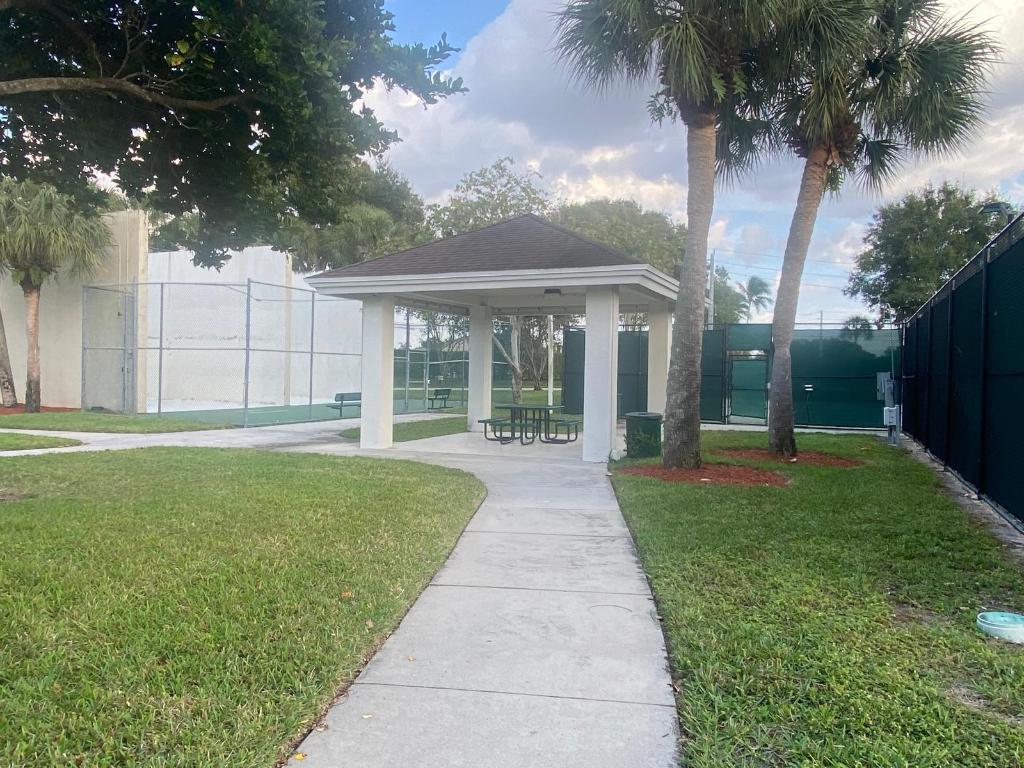 19002 Cloud Lake, Boca Raton FL 33496