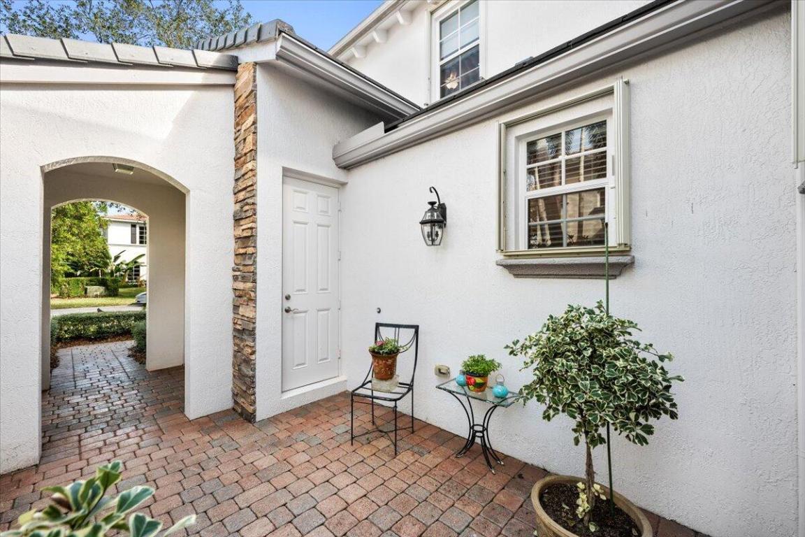 1437 Barlow, Palm Beach Gardens FL 33410