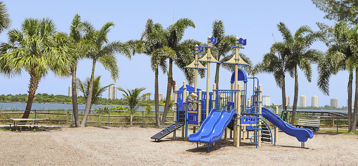 509 Greenway, North Palm Beach FL 33408