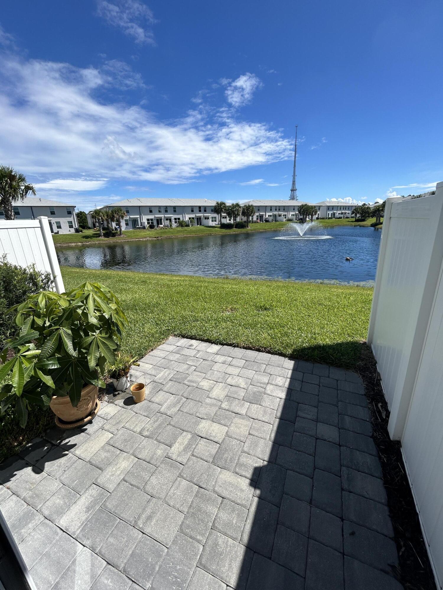 5630 N Enclave, Mangonia Park FL 33407