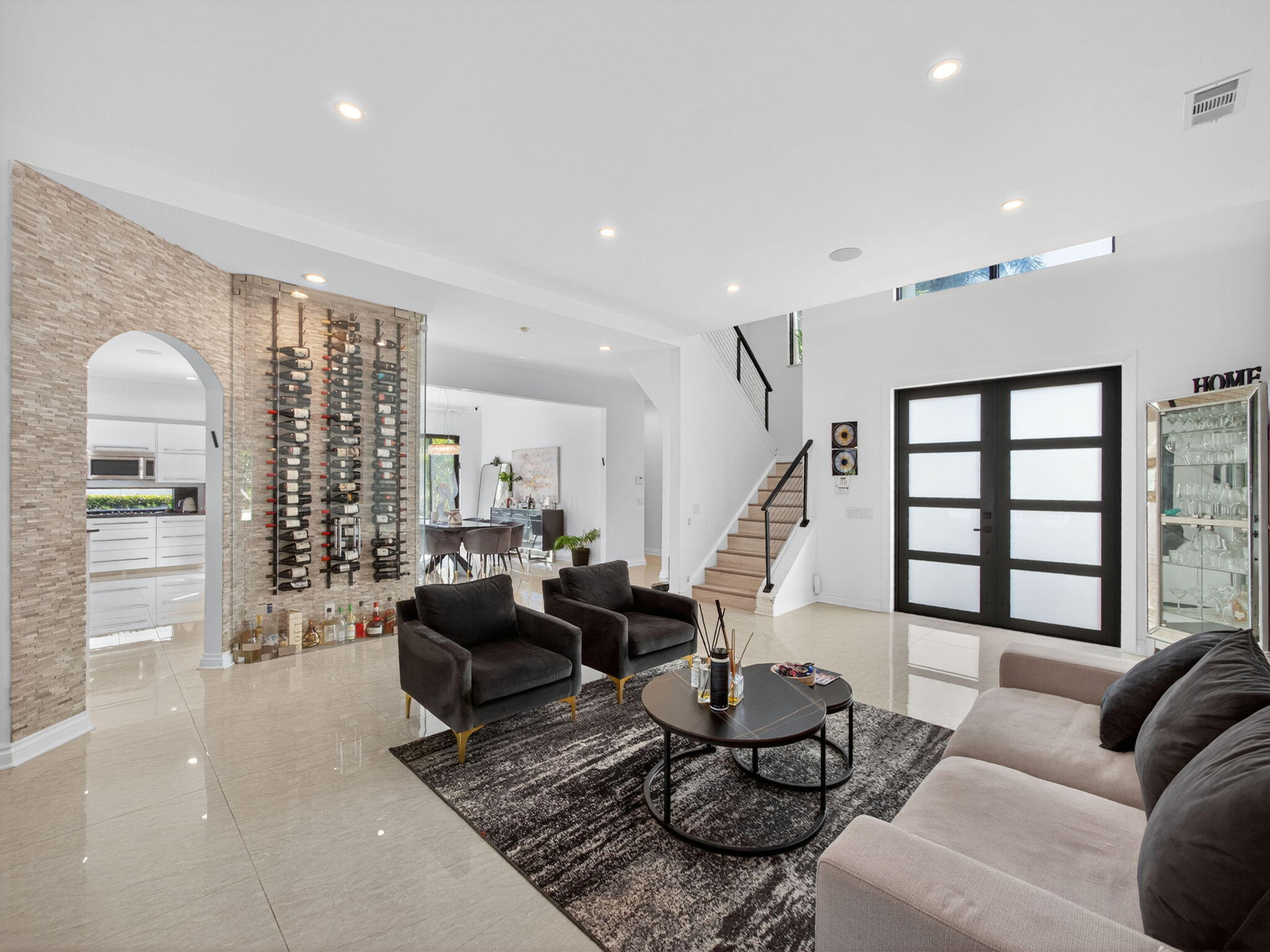 125 Pembroke, Palm Beach Gardens FL 33418