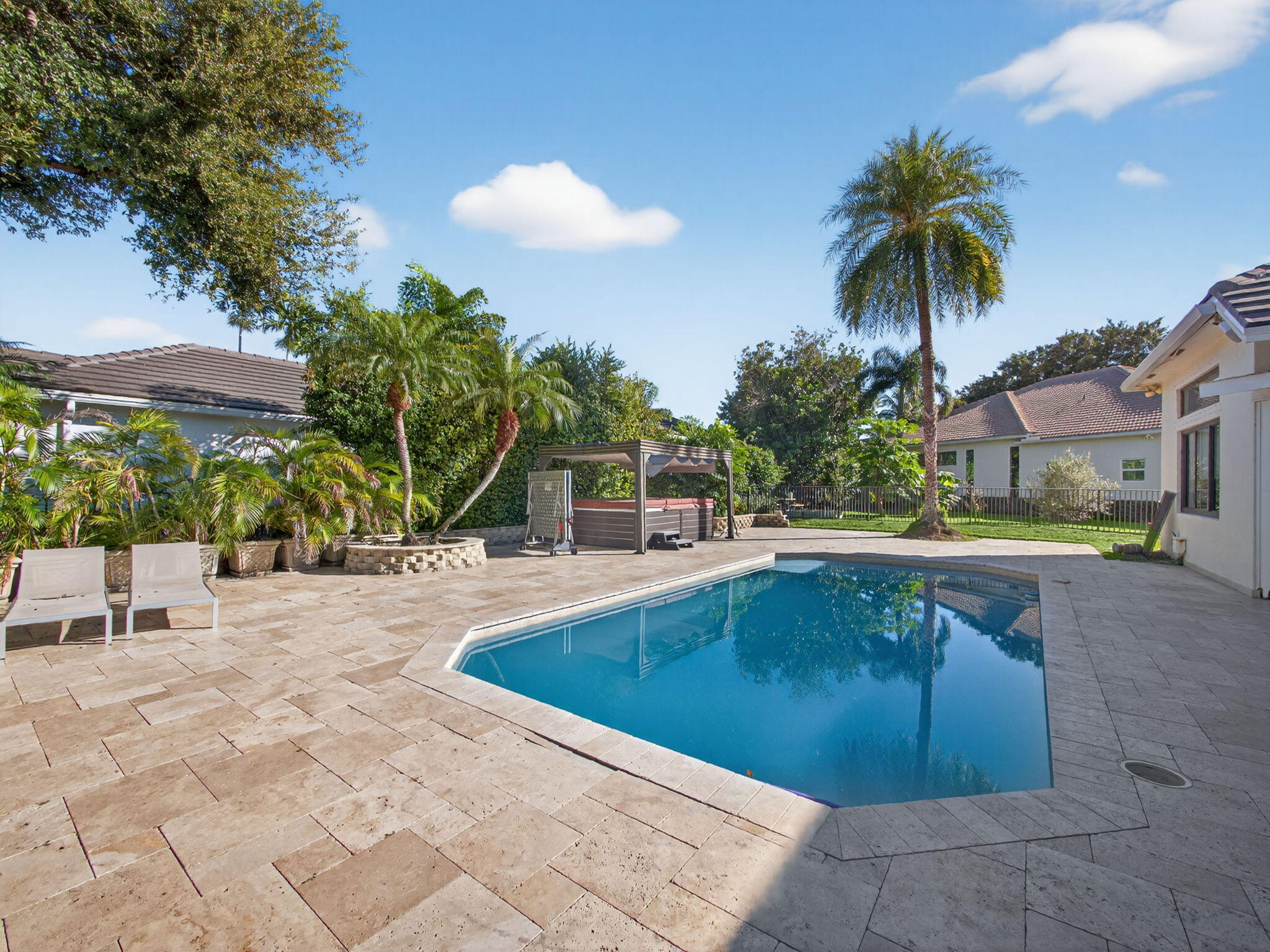 125 Pembroke, Palm Beach Gardens FL 33418
