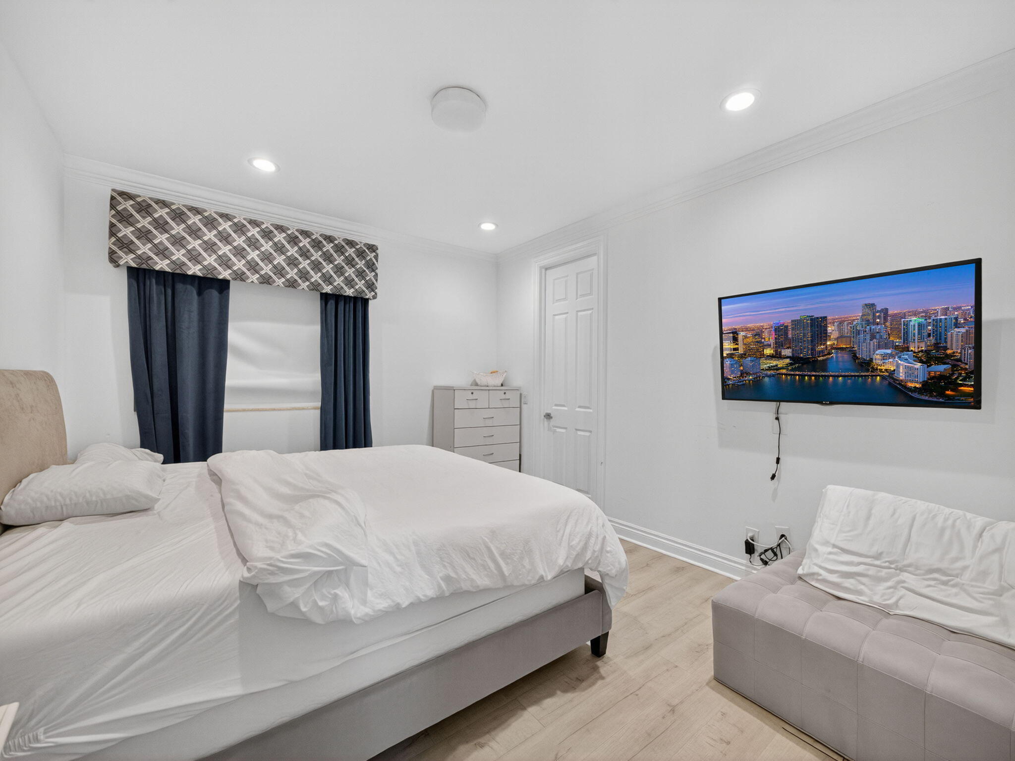 125 Pembroke, Palm Beach Gardens FL 33418