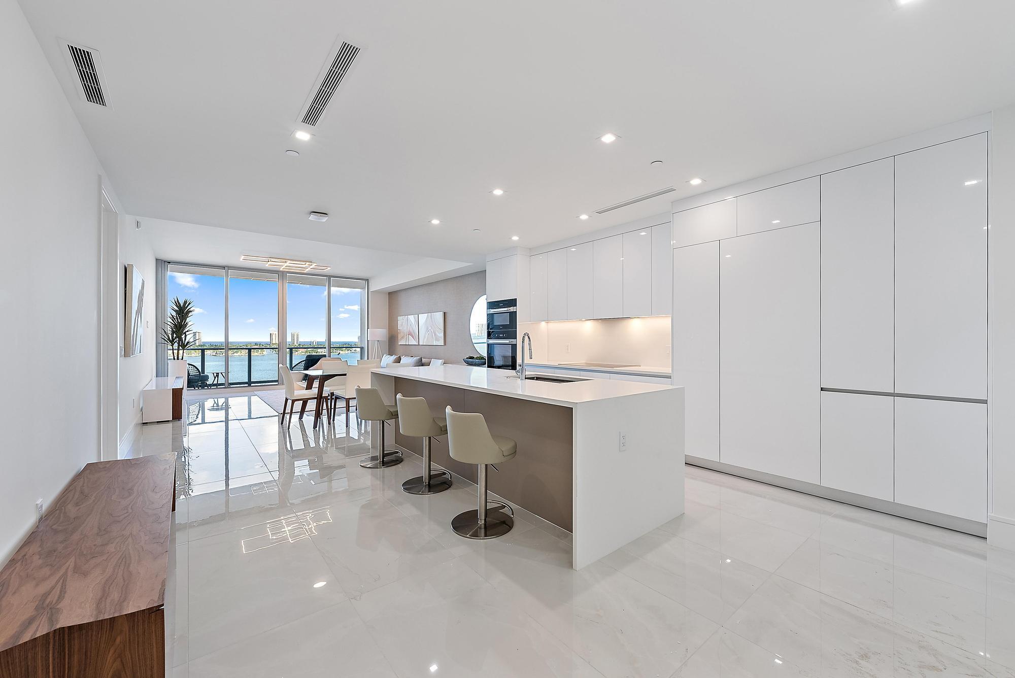 220 Lake Shore #1008, Lake Park FL 33403