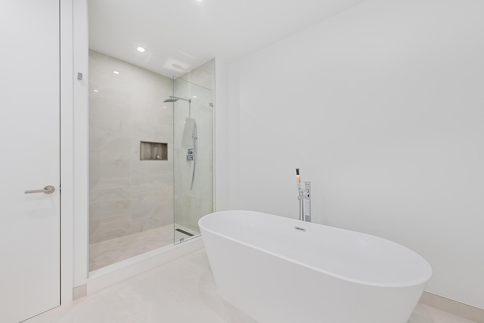 220 Lake Shore #1008, Lake Park FL 33403