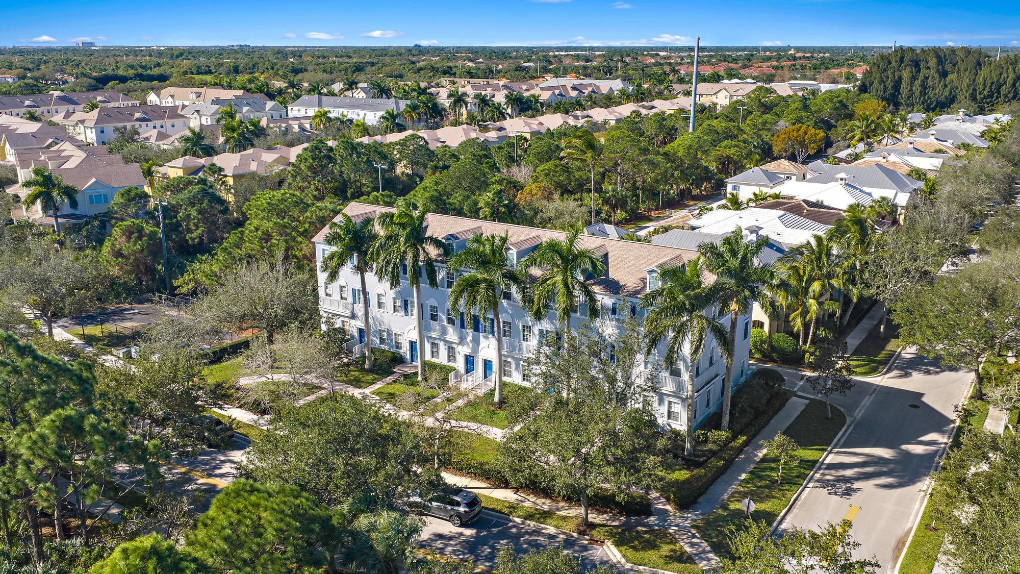 238 W Thatch Palm, Jupiter FL 33458