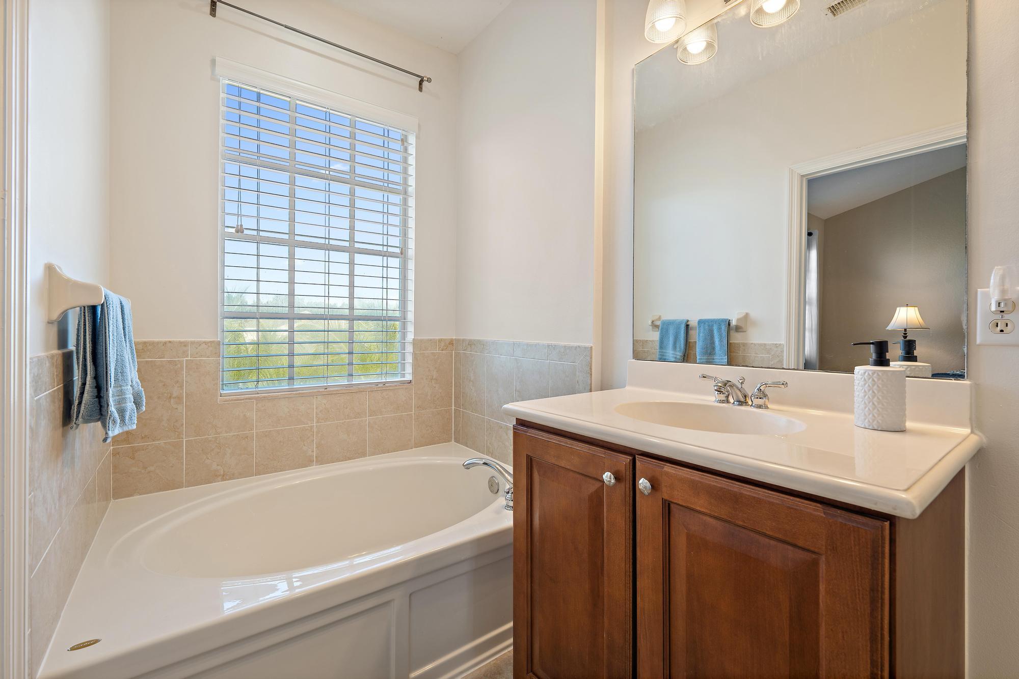238 W Thatch Palm, Jupiter FL 33458