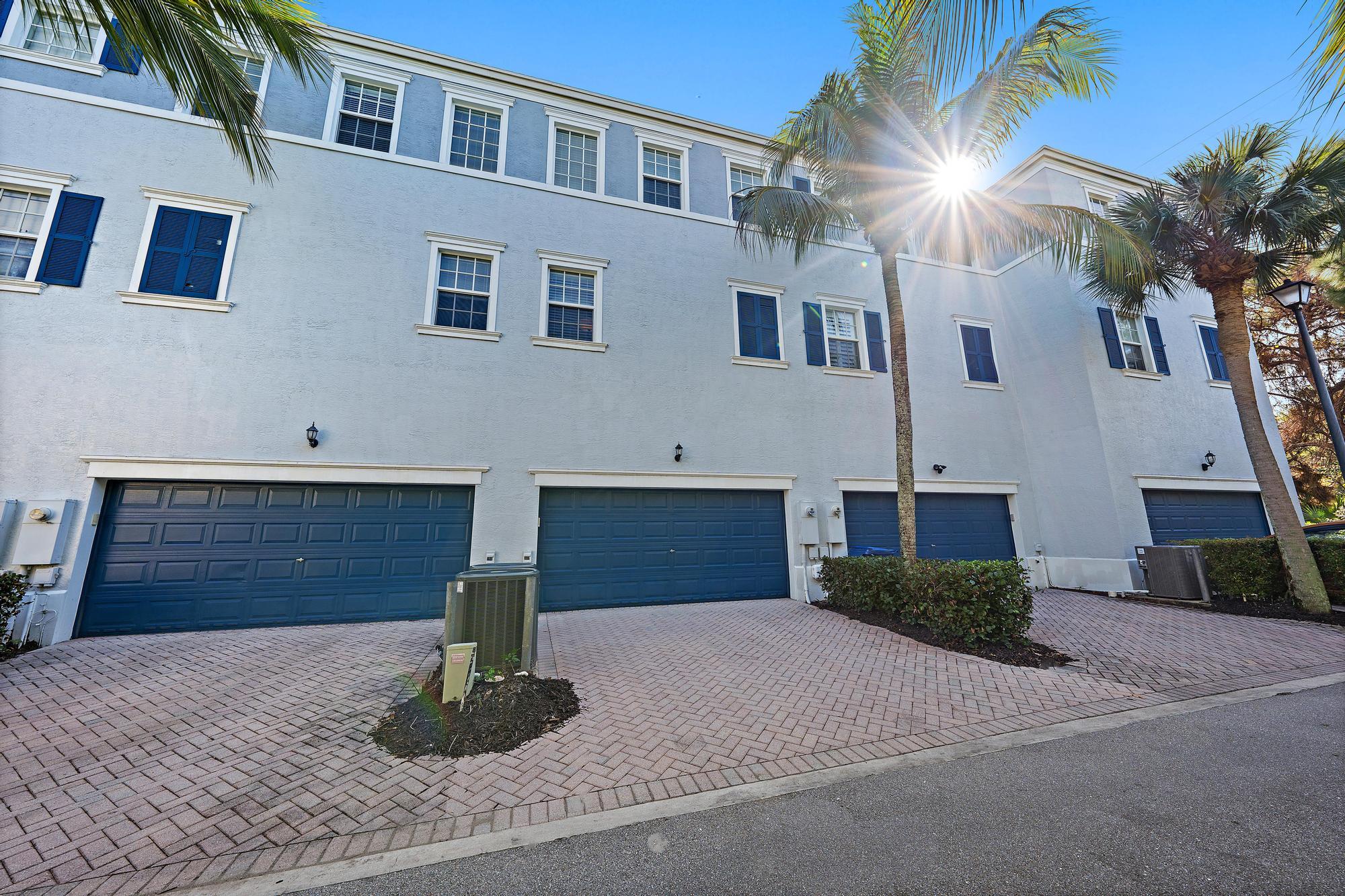238 W Thatch Palm, Jupiter FL 33458