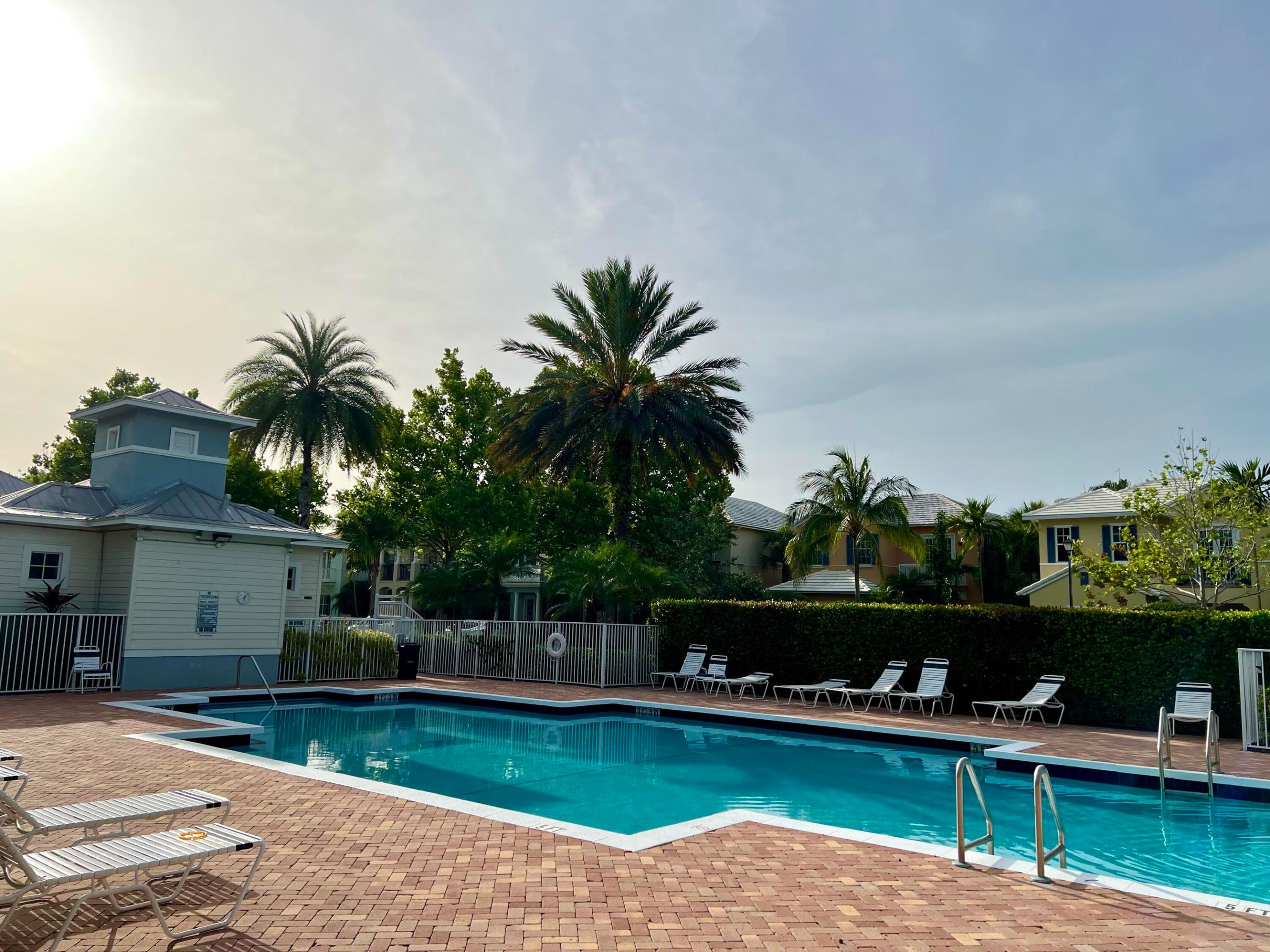 238 W Thatch Palm, Jupiter FL 33458