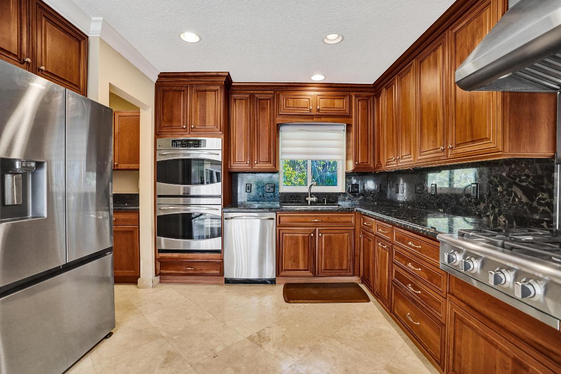 7050 NE 7th, Boca Raton FL 33487