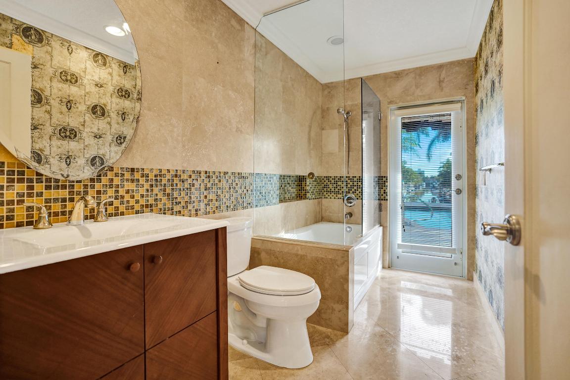 7050 NE 7th, Boca Raton FL 33487