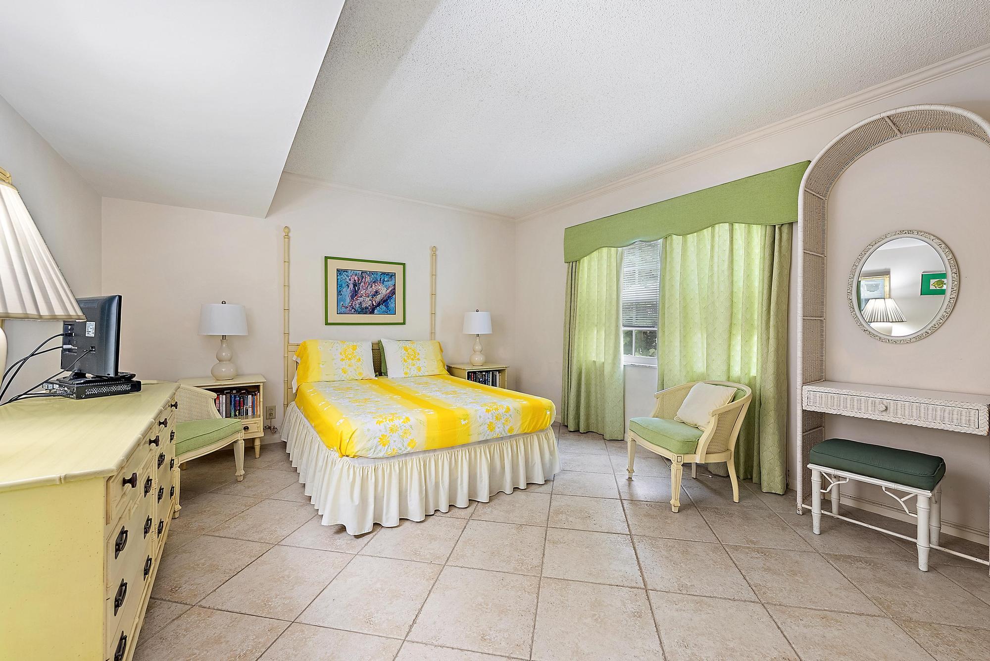 400 S Ocean #103a, Manalapan FL 33462