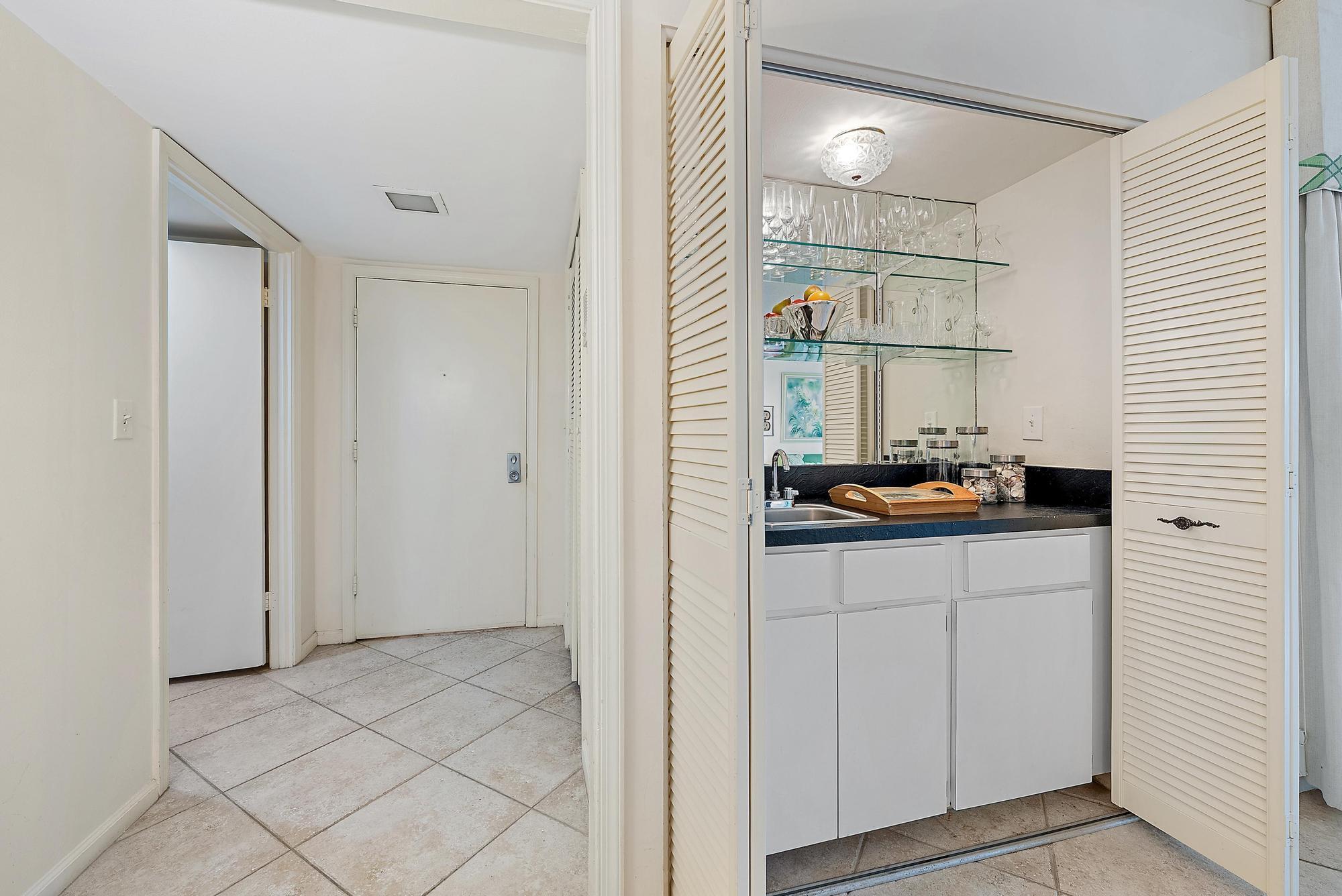 400 S Ocean #103a, Manalapan FL 33462