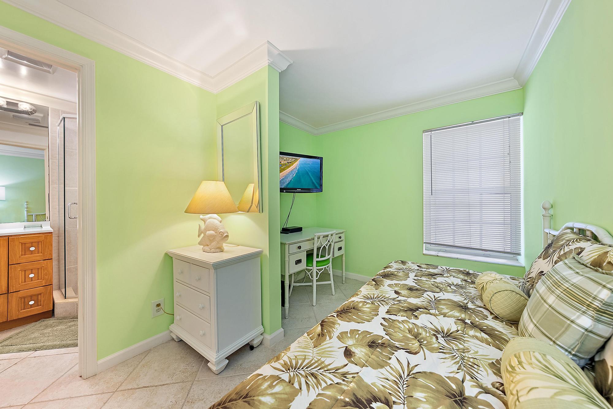 400 S Ocean #103a, Manalapan FL 33462
