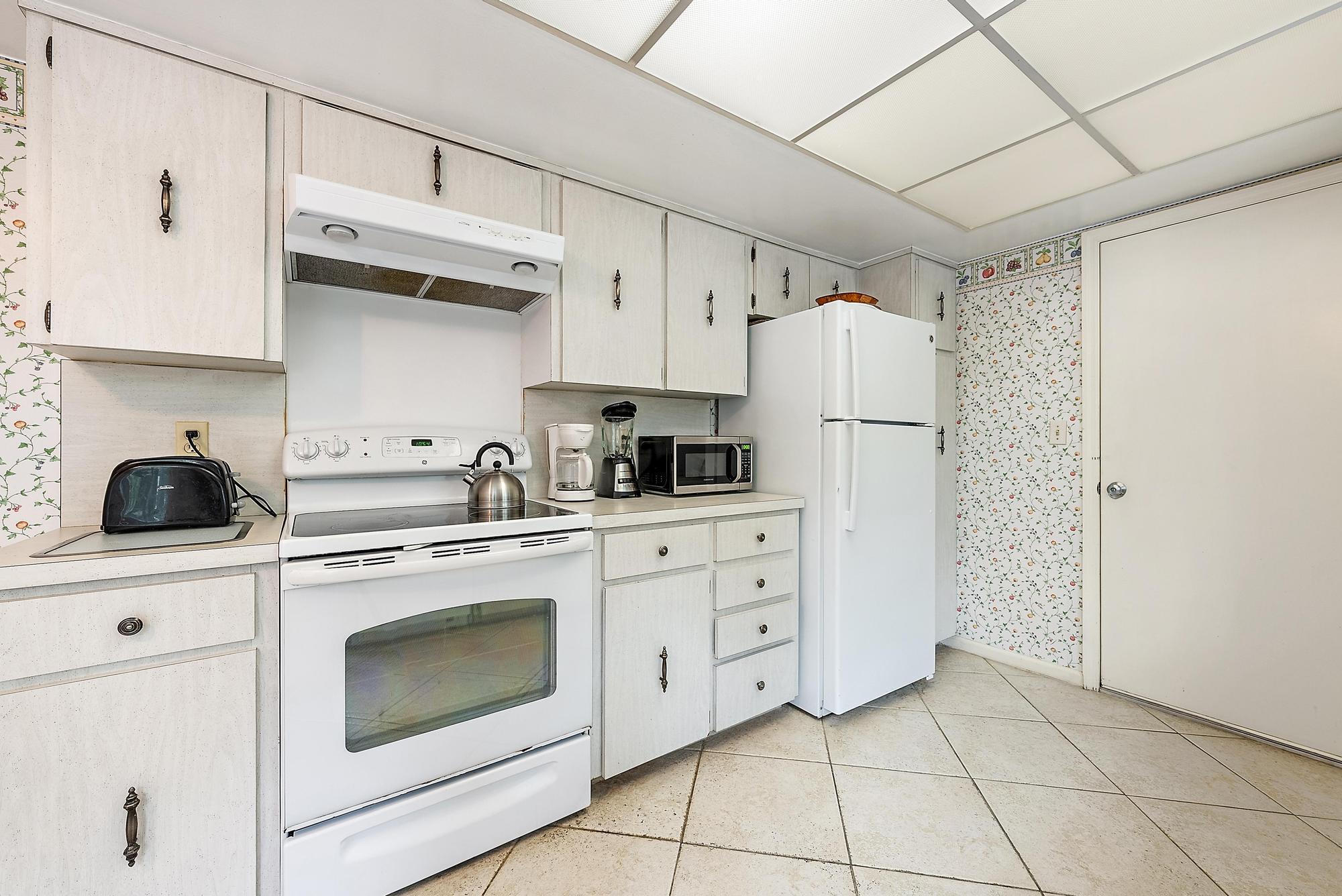 400 S Ocean #103a, Manalapan FL 33462