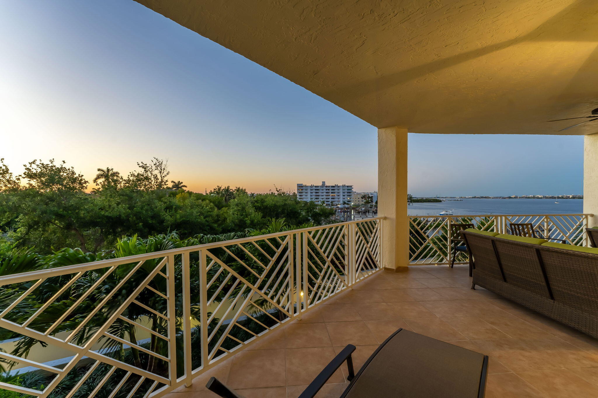 309 E Ocean #205, Lantana FL 33462