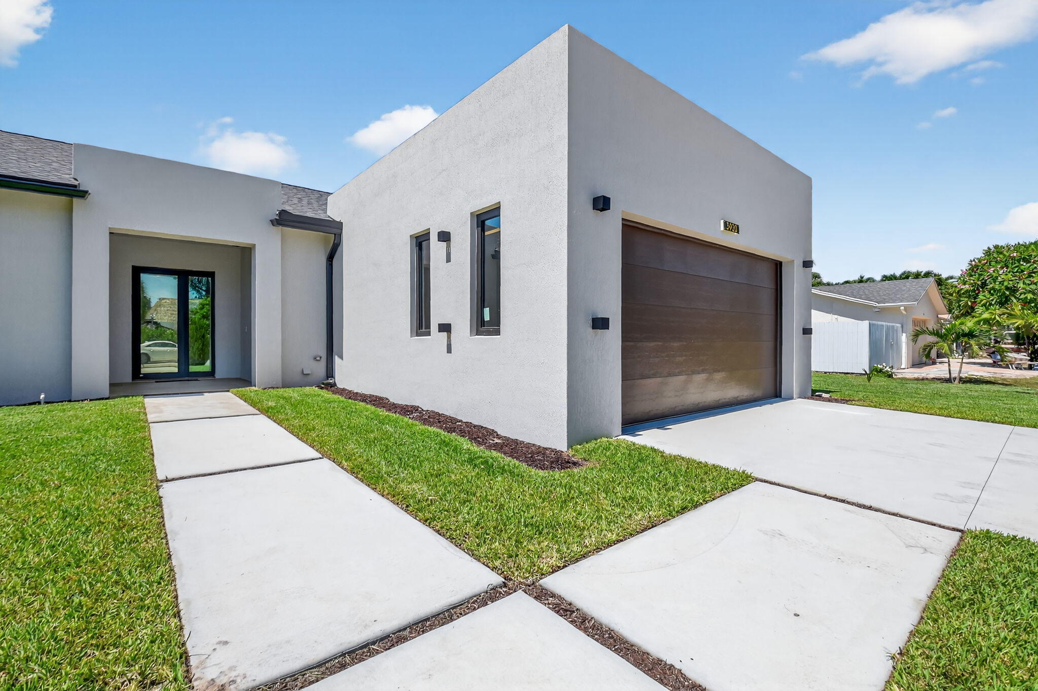 3920 Espan, Palm Springs FL 33461