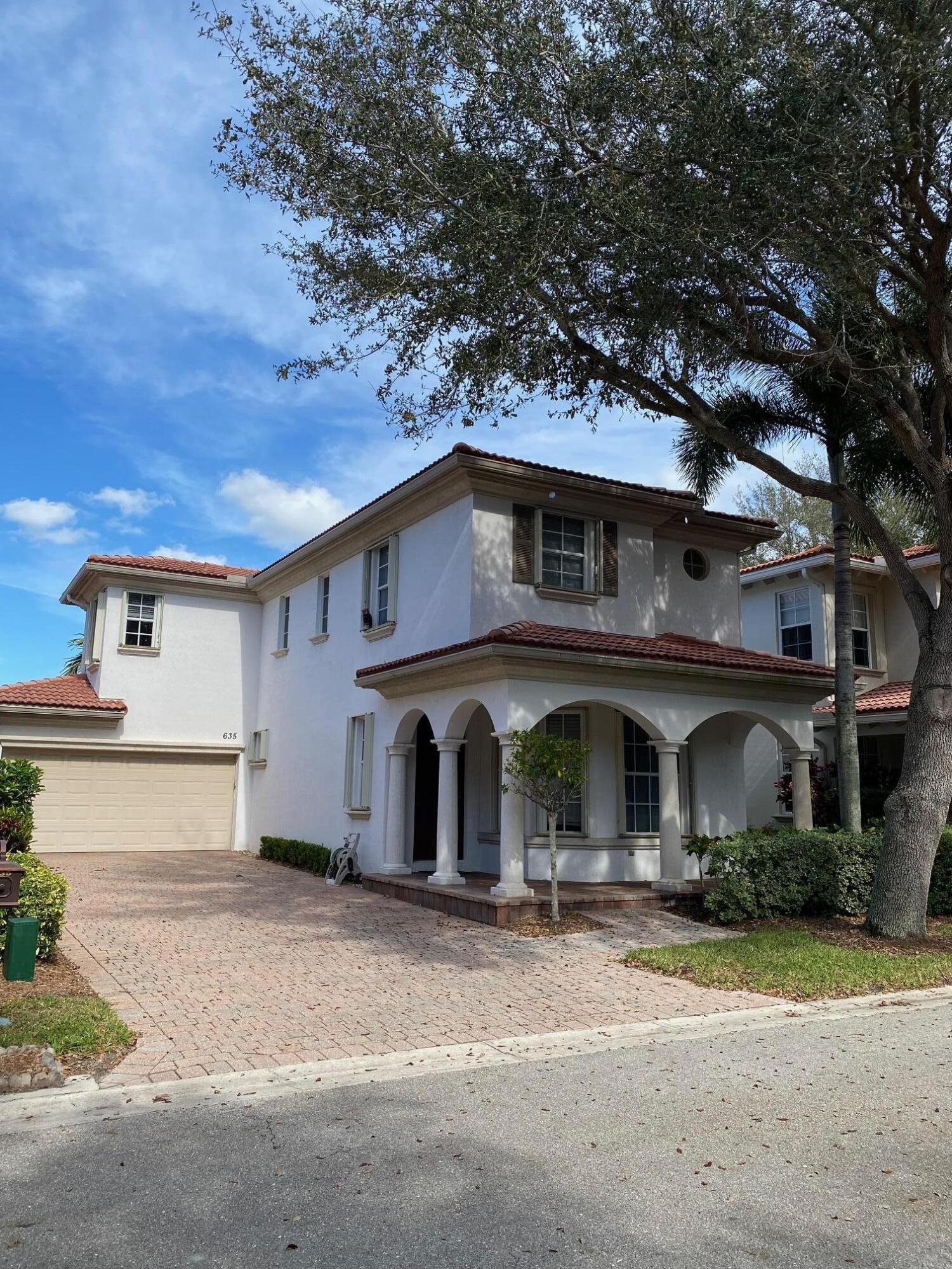 635 Castle, Palm Beach Gardens FL 33410