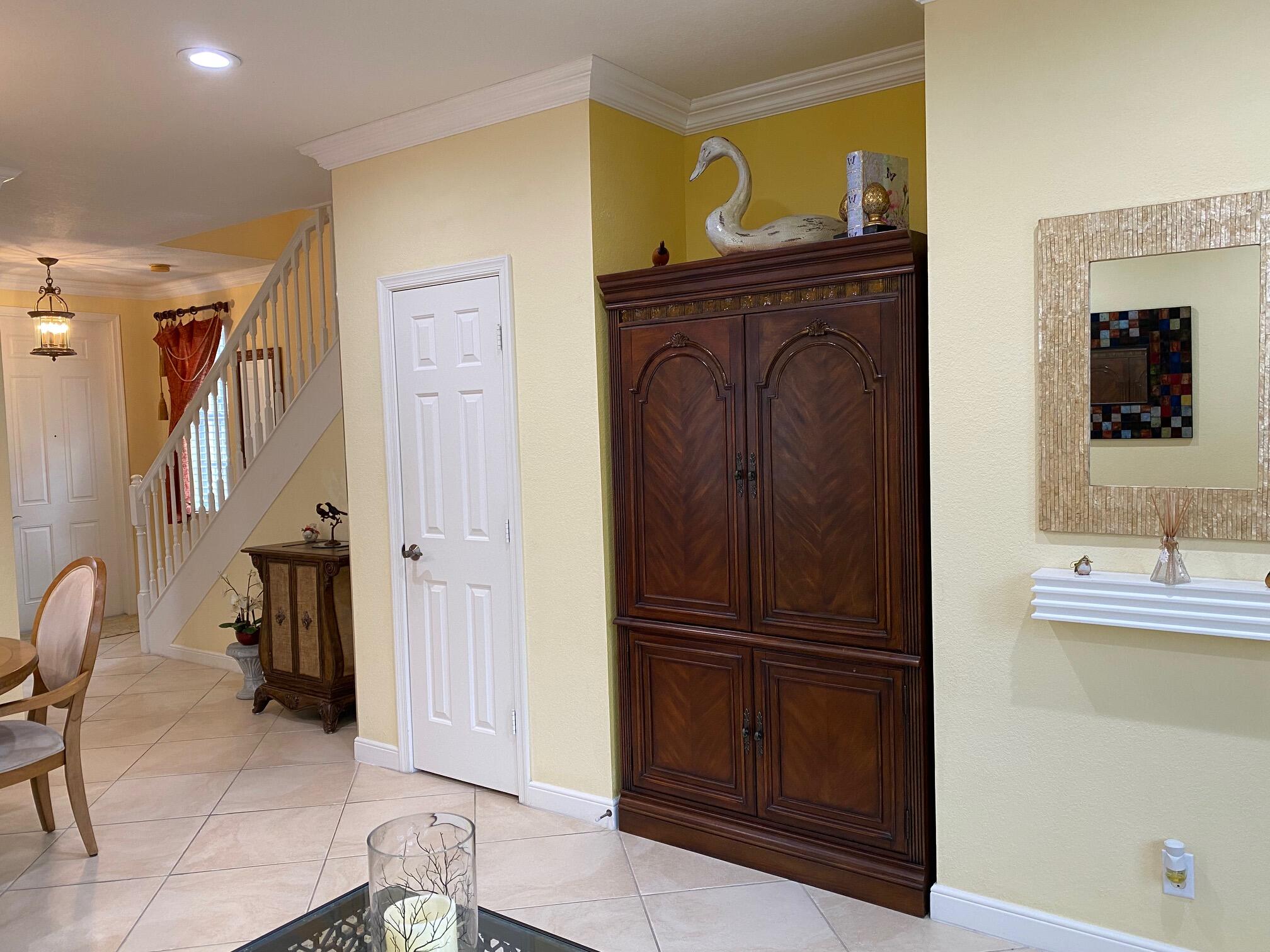 635 Castle, Palm Beach Gardens FL 33410