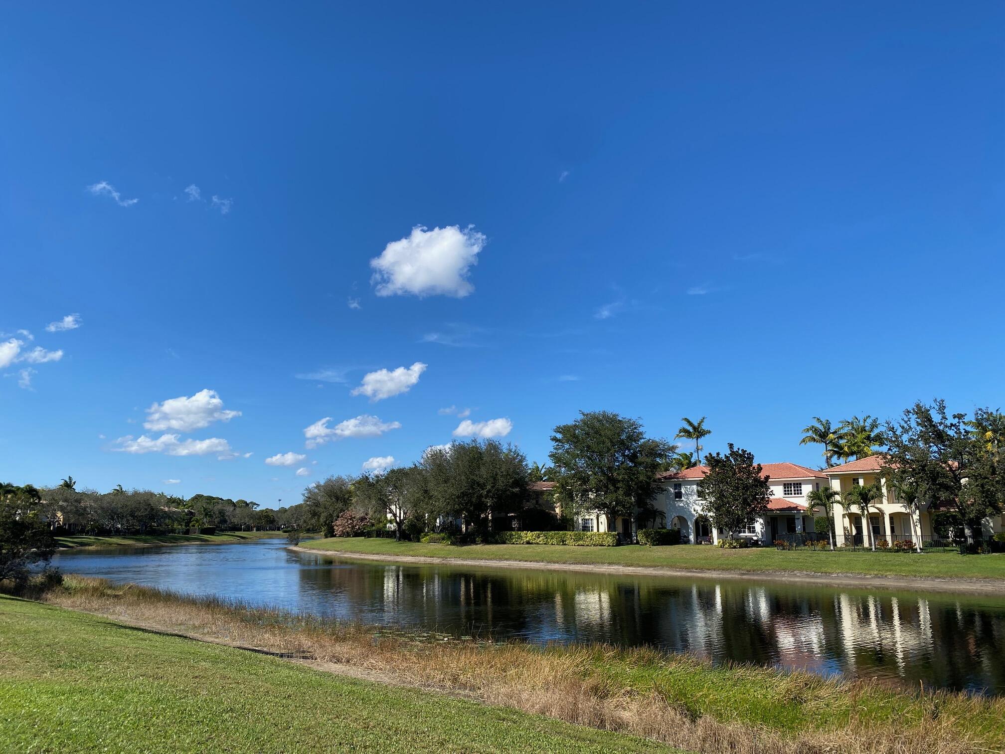635 Castle, Palm Beach Gardens FL 33410