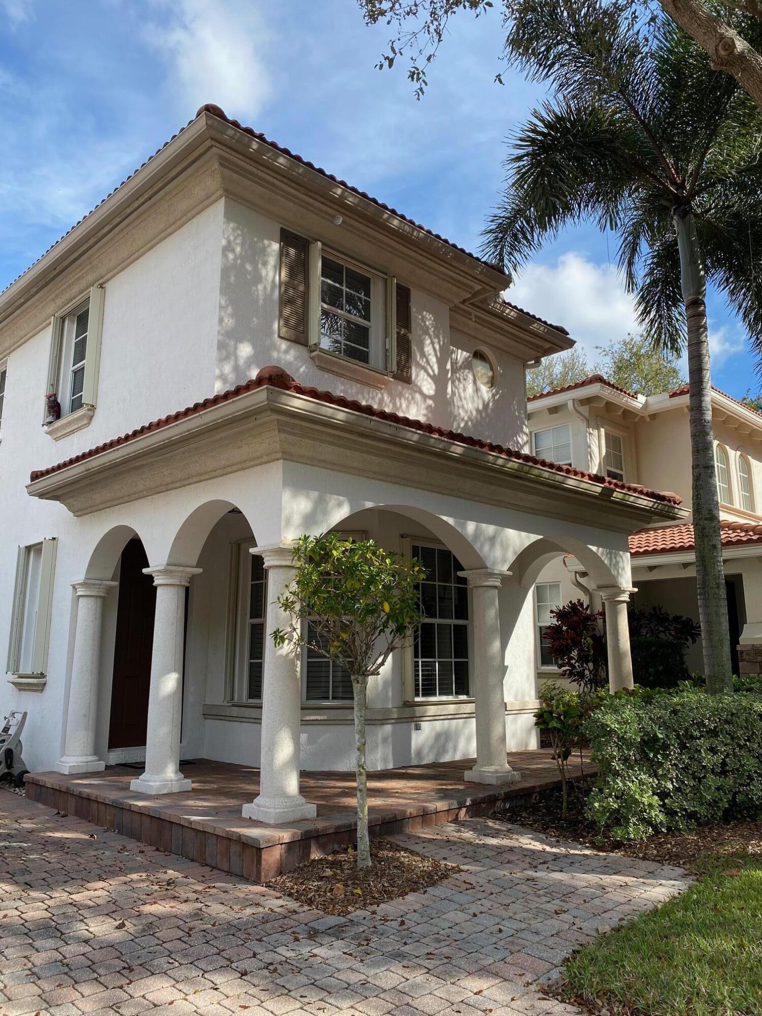 635 Castle, Palm Beach Gardens FL 33410