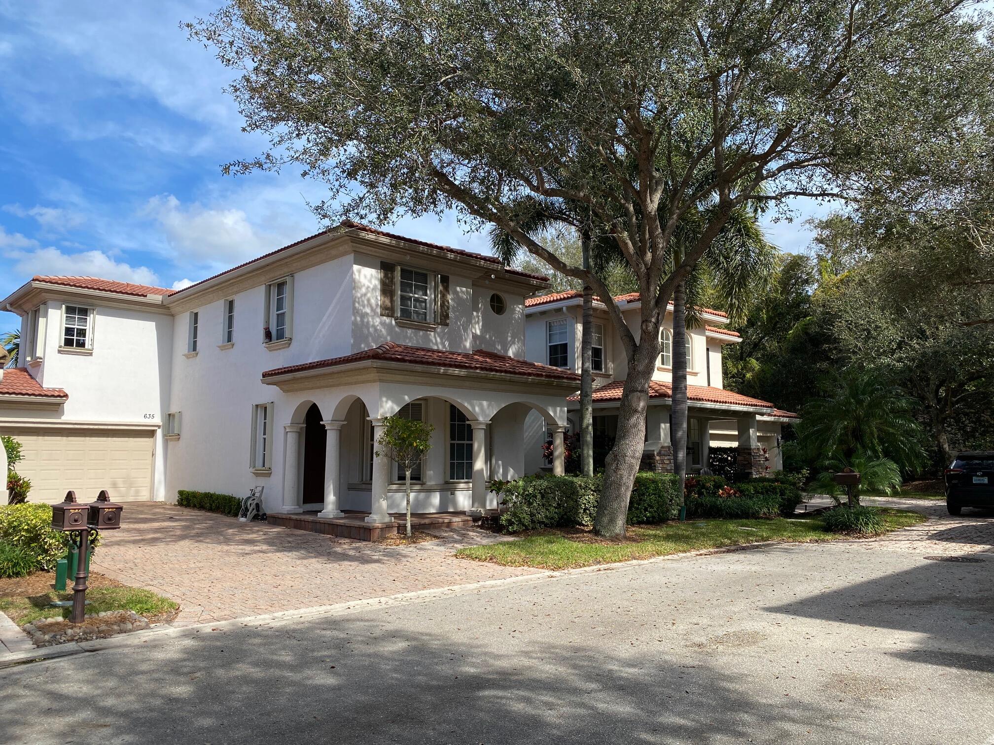 635 Castle, Palm Beach Gardens FL 33410