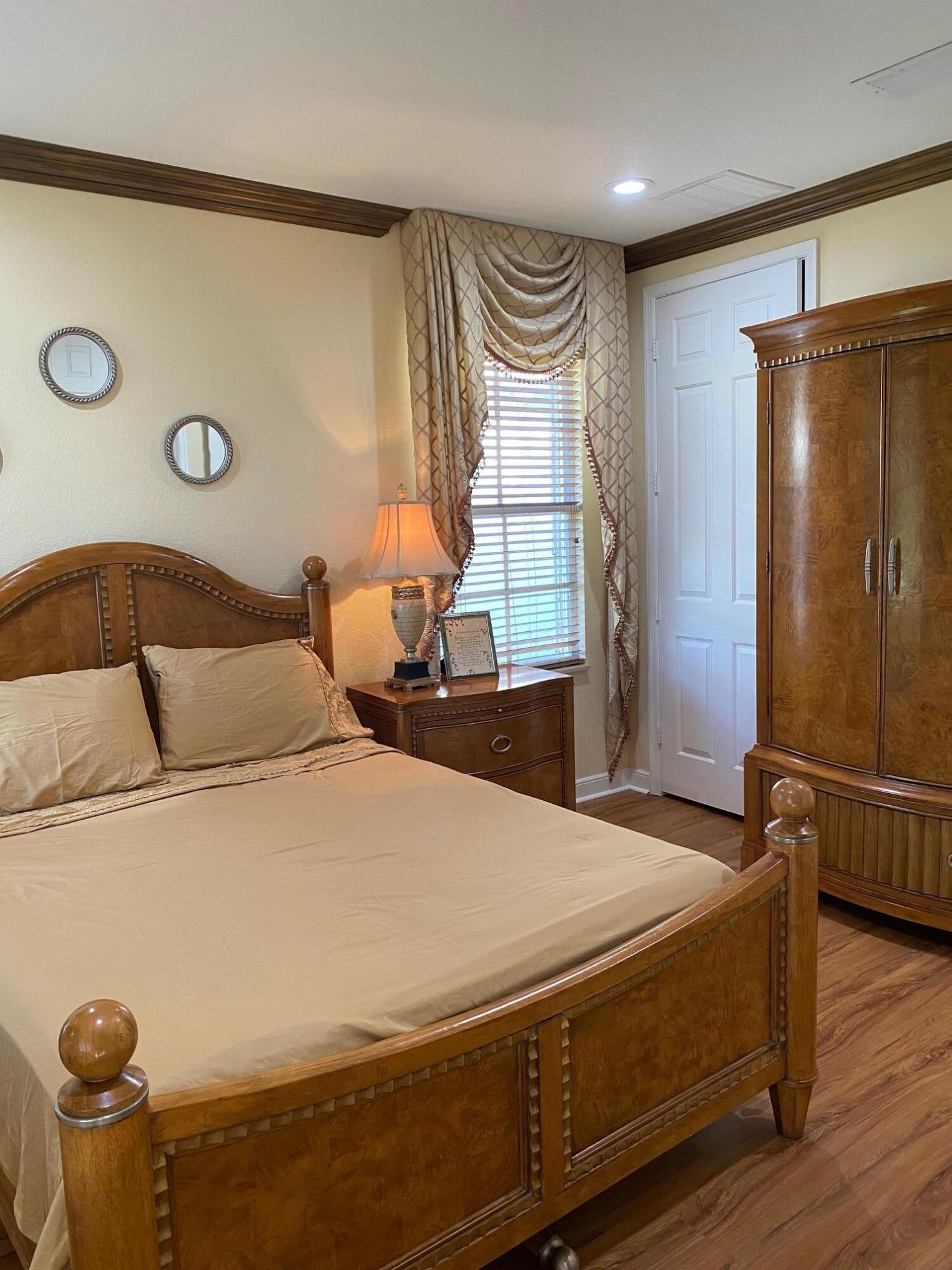 635 Castle, Palm Beach Gardens FL 33410