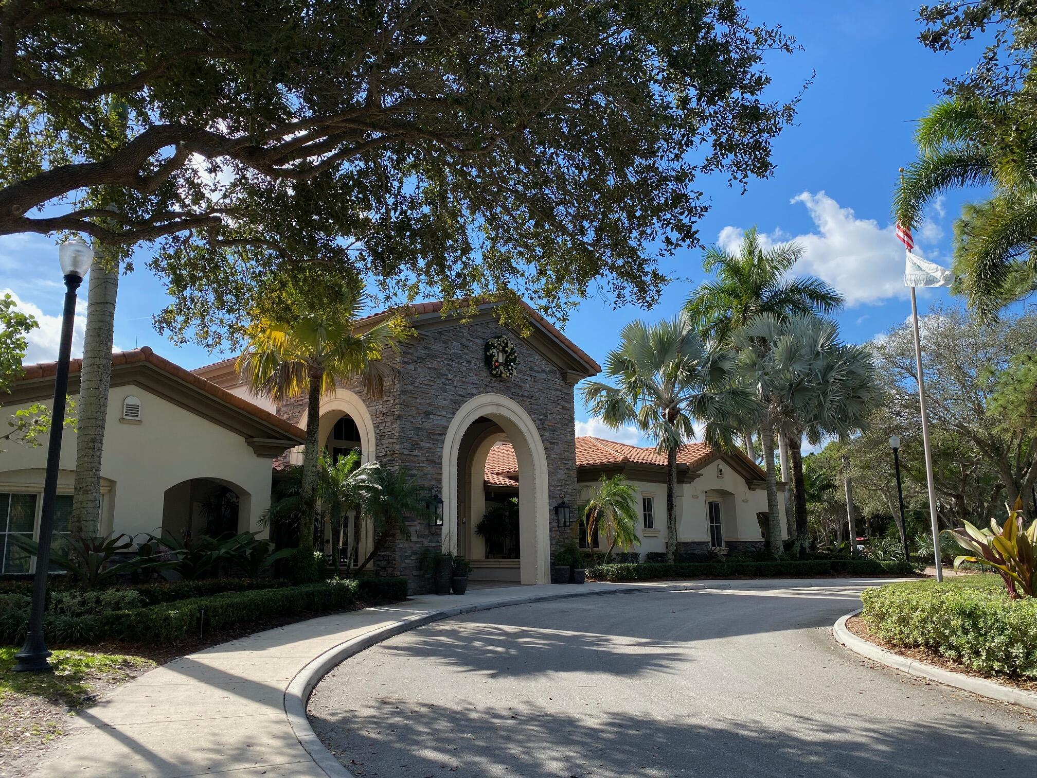 635 Castle, Palm Beach Gardens FL 33410