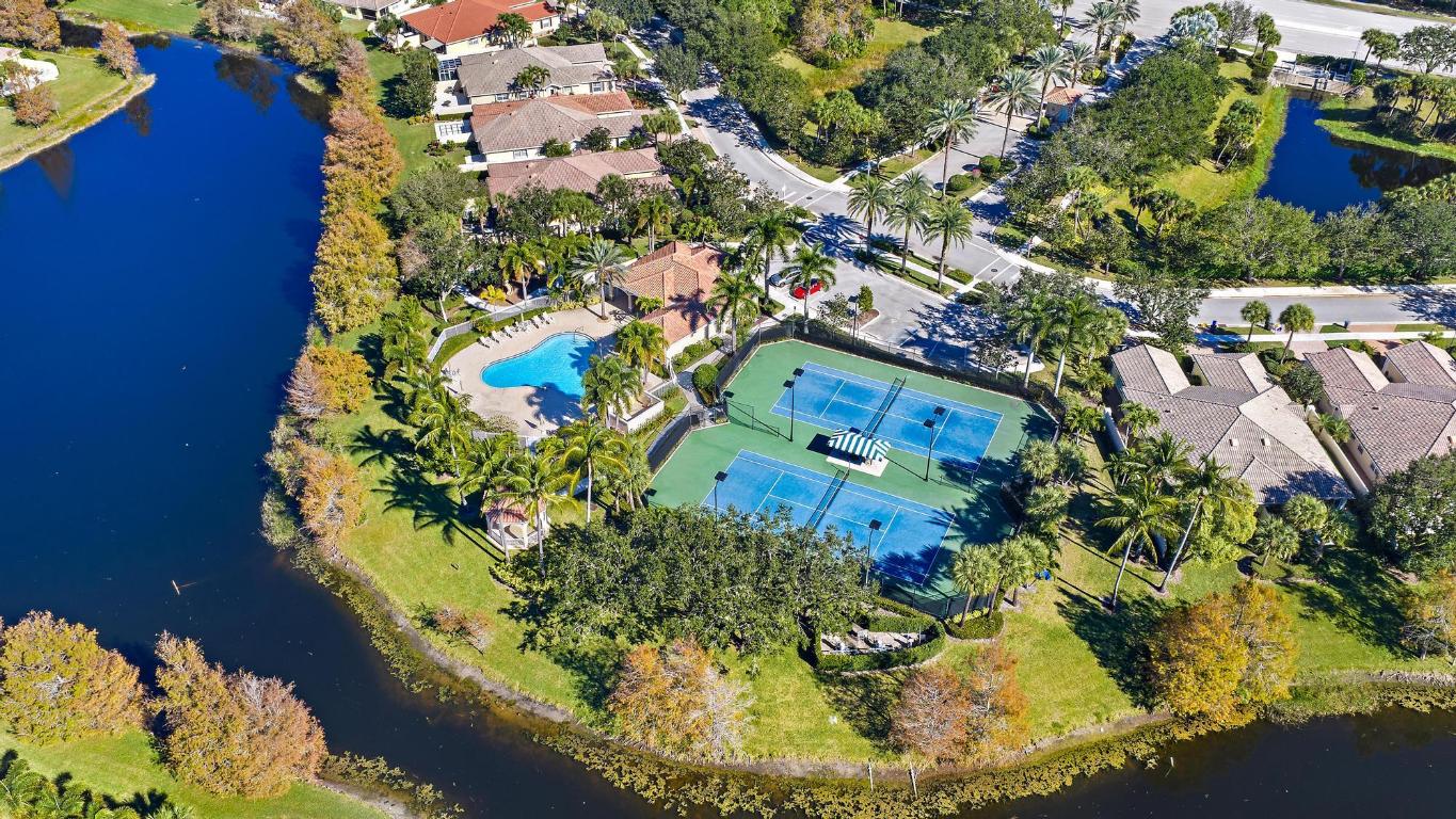 4702 Dovehill, Palm Beach Gardens FL 33418