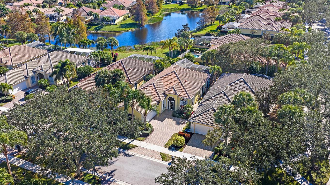 4702 Dovehill, Palm Beach Gardens FL 33418
