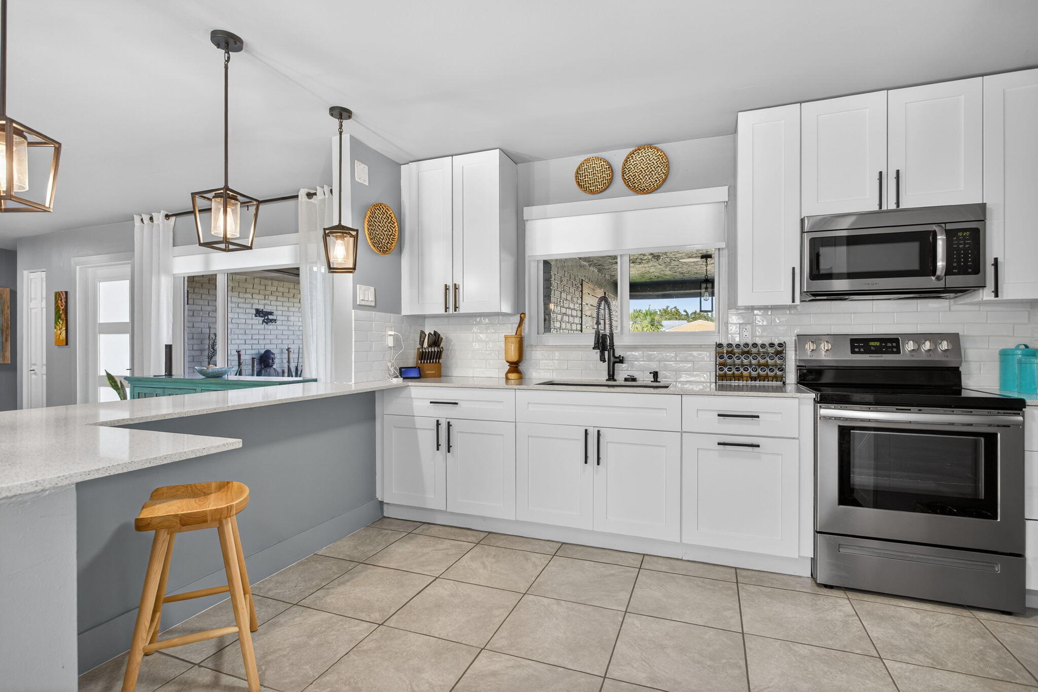1530 W River, Margate FL 33063