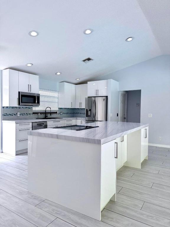 15684 86th, Palm Beach Gardens FL 33418