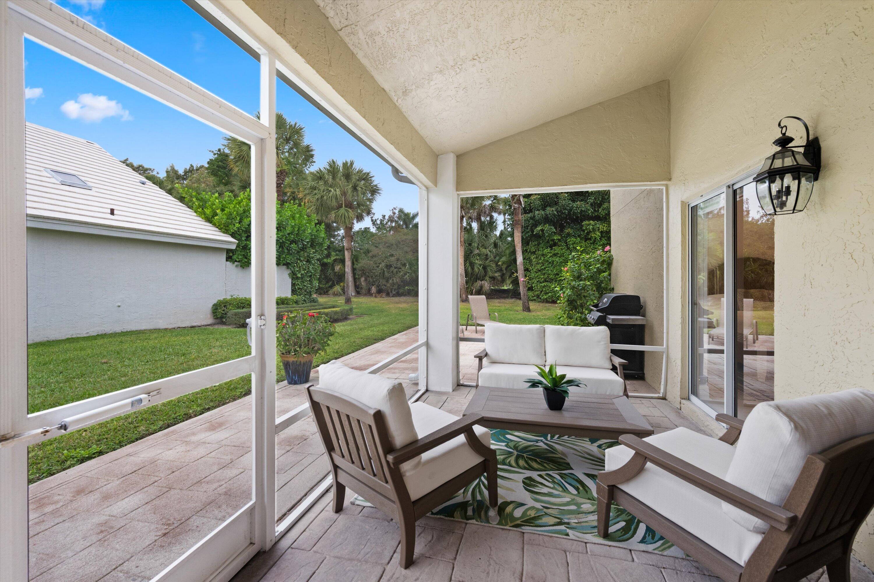 9221 Heathridge, West Palm Beach FL 33411