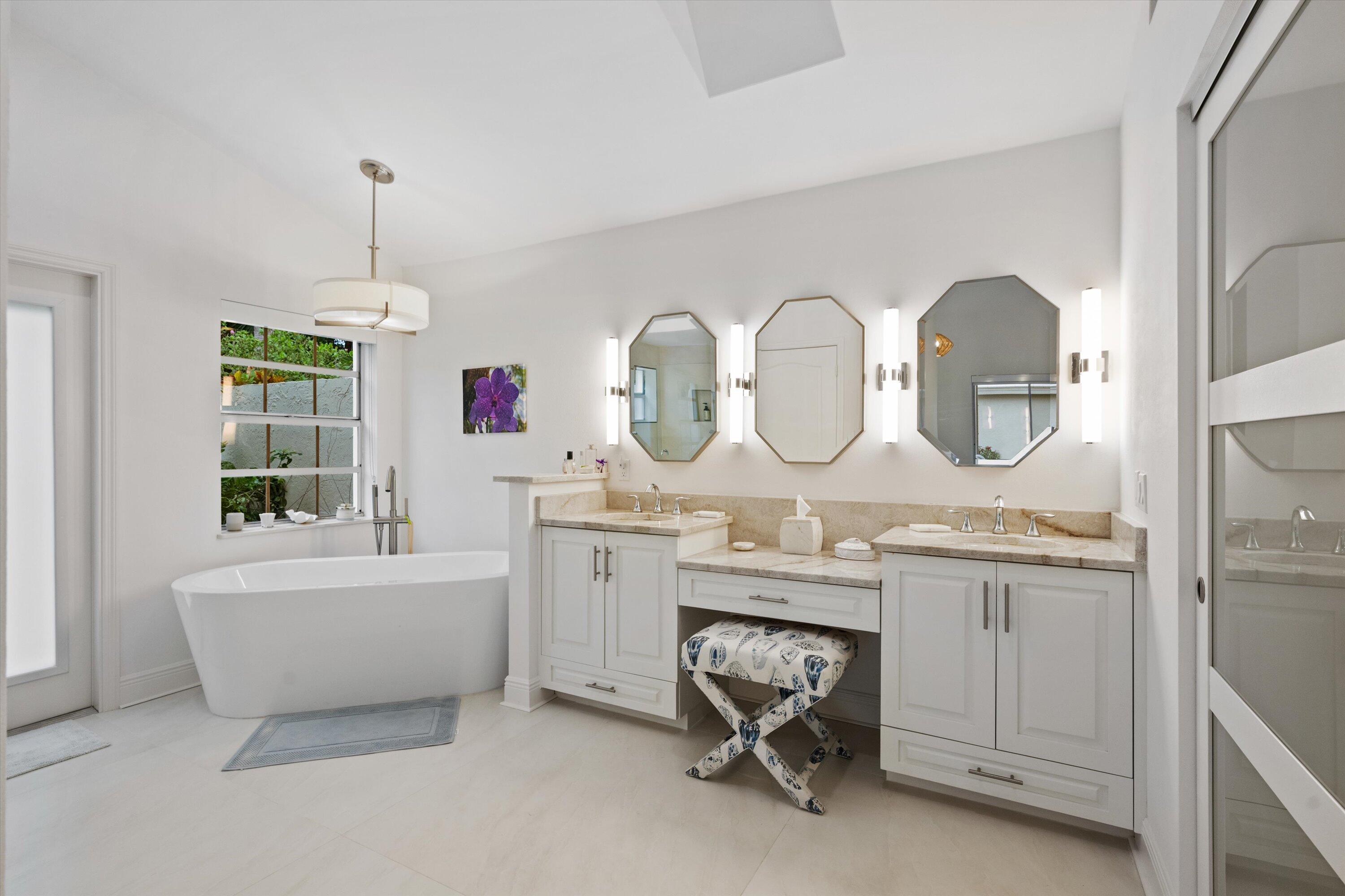 9221 Heathridge, West Palm Beach FL 33411