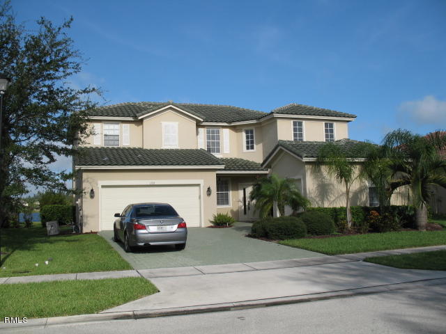 1579 Newhaven Point, West Palm Beach FL 33411