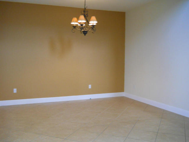 1579 Newhaven Point, West Palm Beach FL 33411