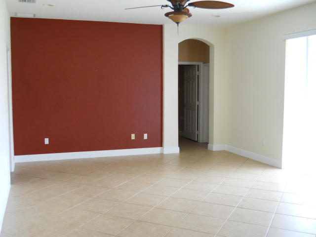 1579 Newhaven Point, West Palm Beach FL 33411