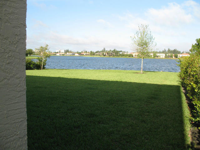 1579 Newhaven Point, West Palm Beach FL 33411