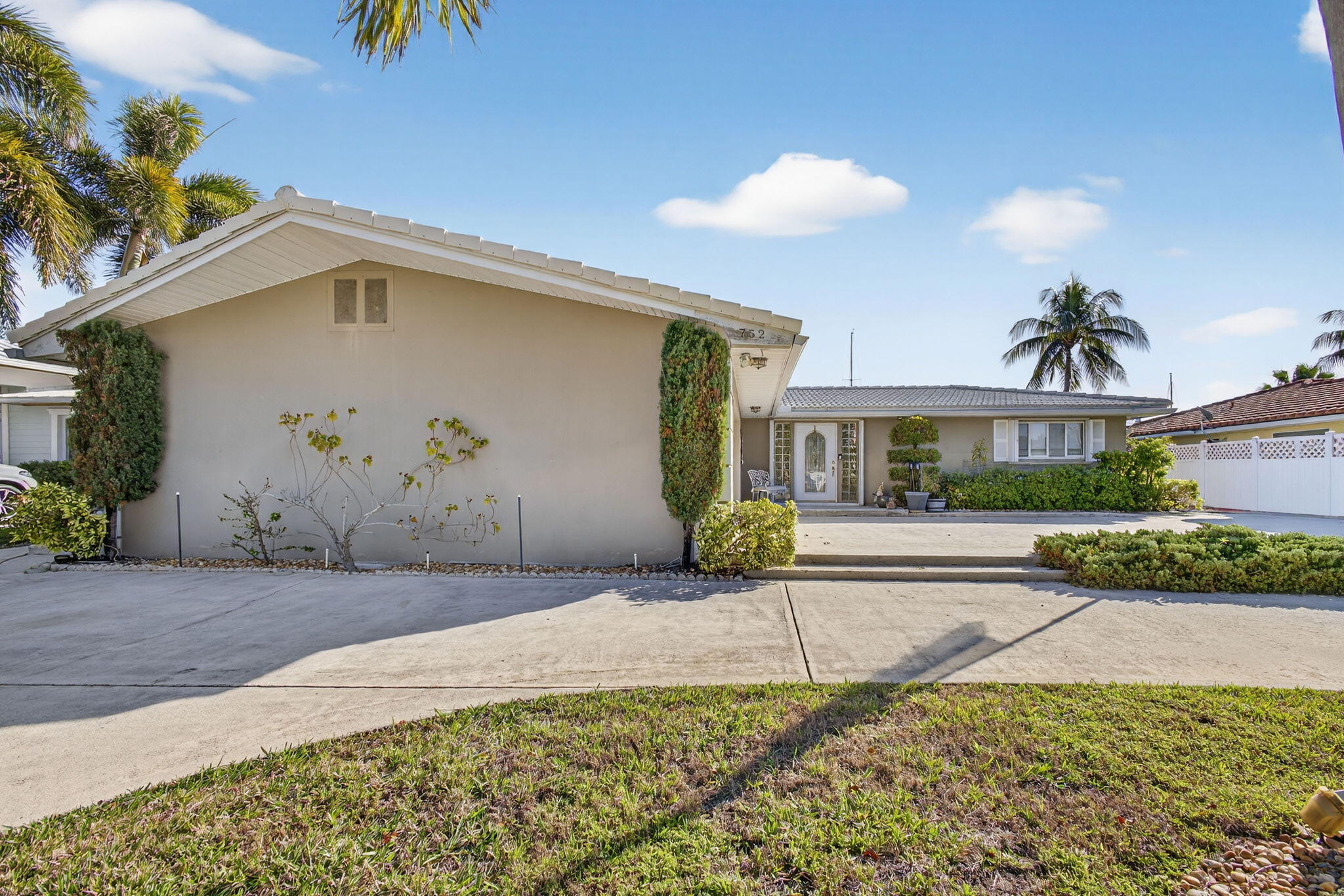 752 Lagoon, North Palm Beach FL 33408