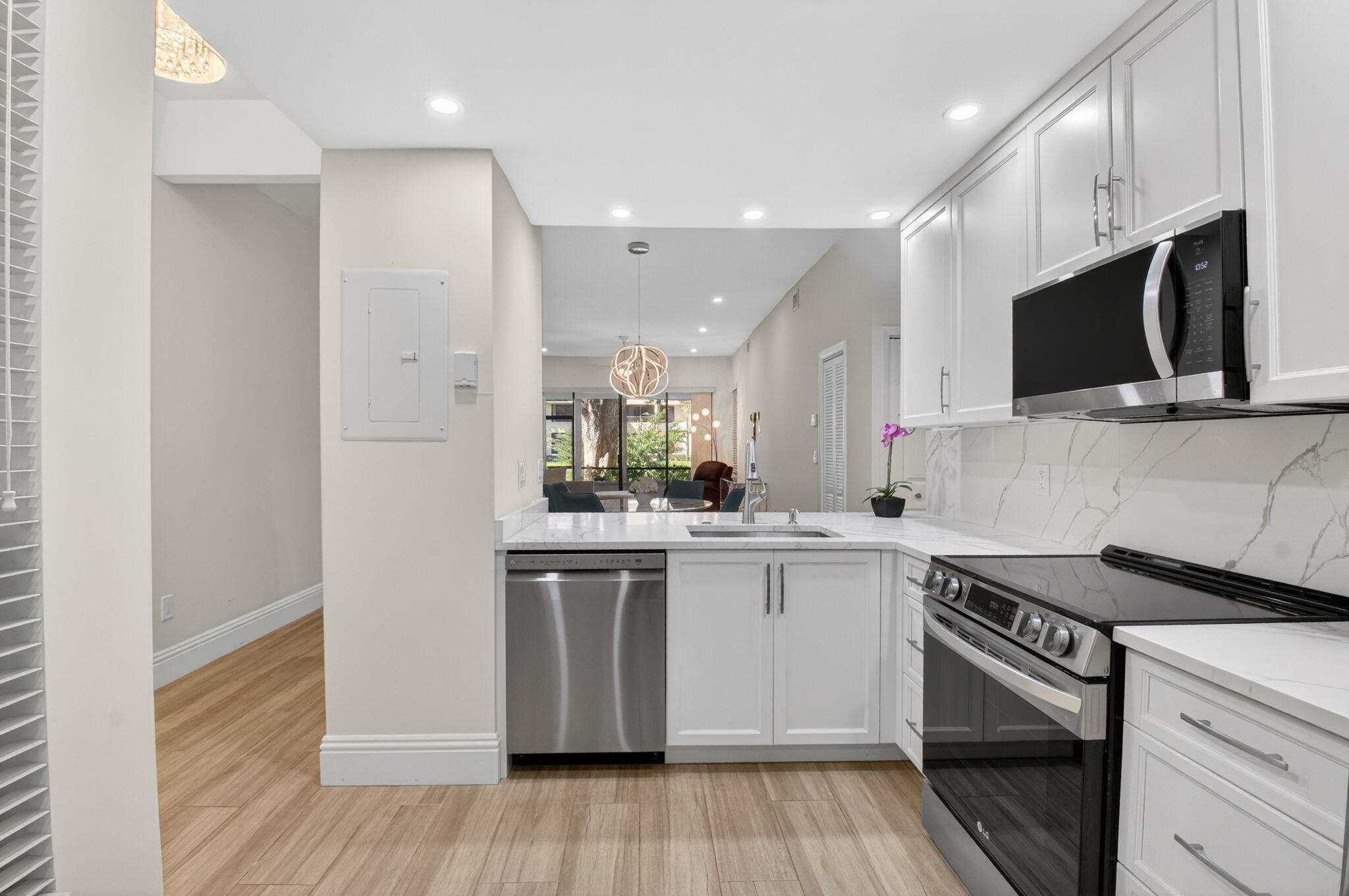 7484 La Paz #103, Boca Raton FL 33433