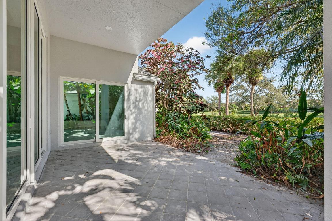 16076 Villa Vizcaya, Delray Beach FL 33446