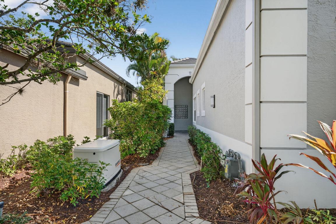 16076 Villa Vizcaya, Delray Beach FL 33446