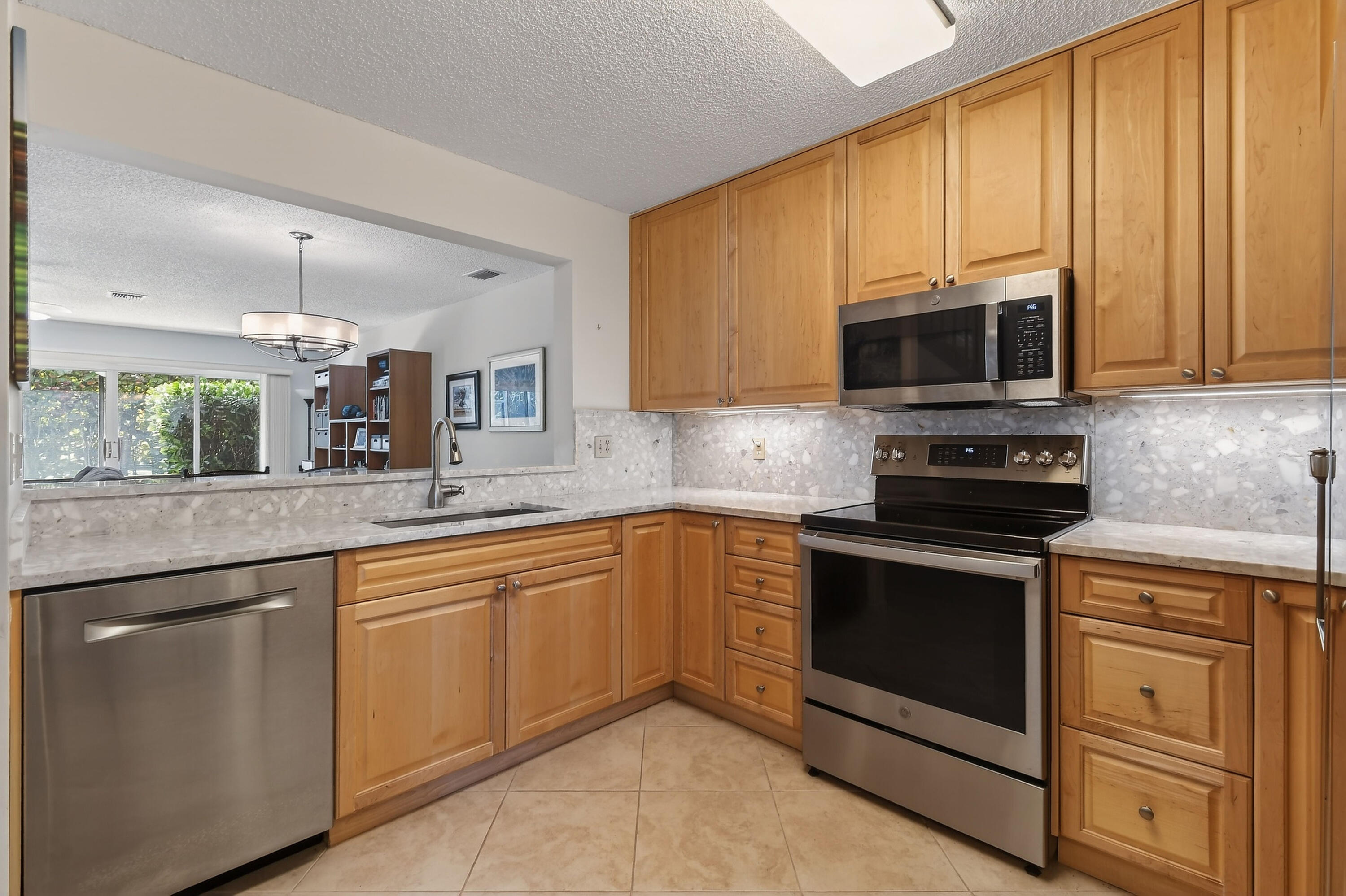 818 Ocean Dunes, Jupiter FL 33477