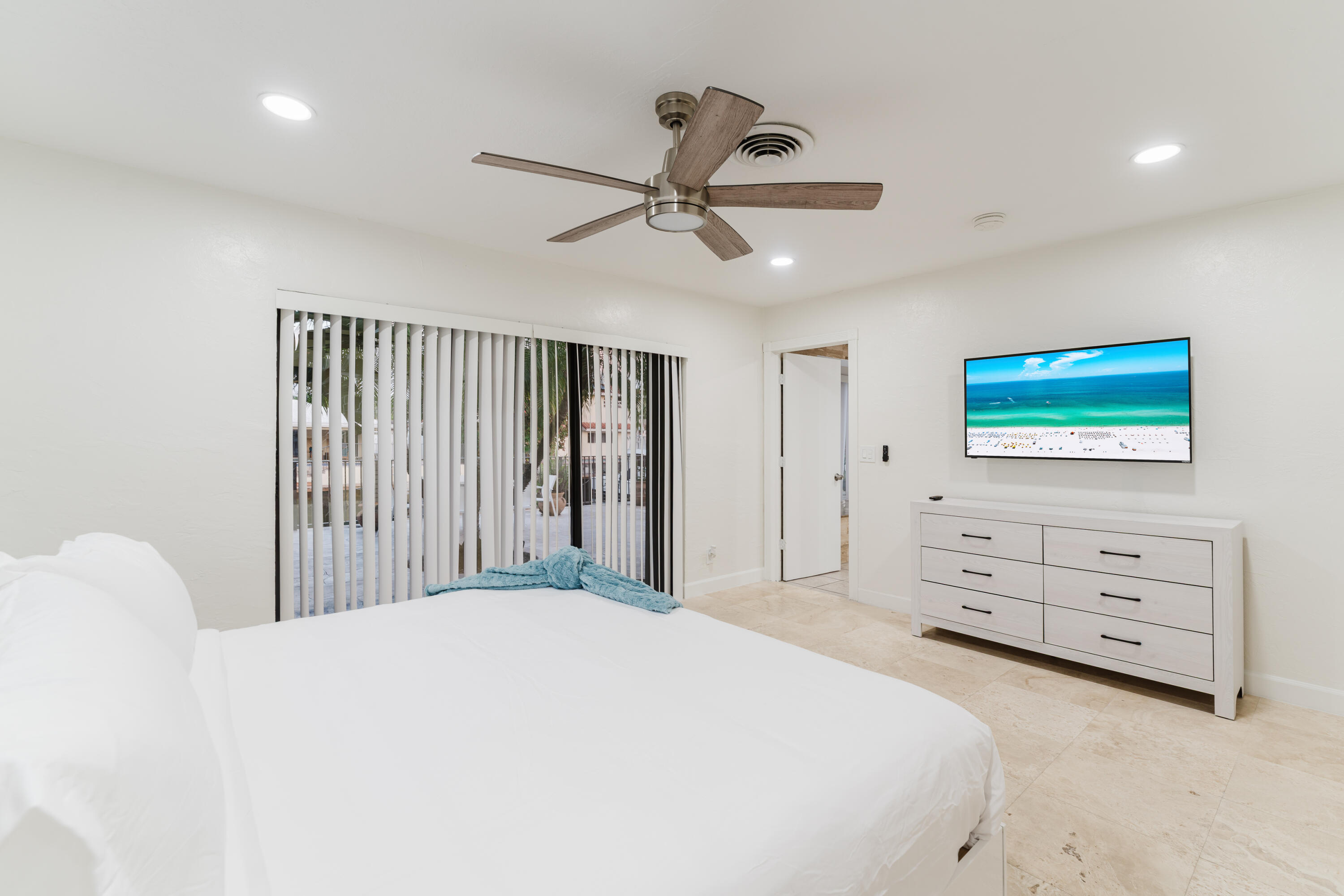 1016 NE 26th #1016, Pompano Beach FL 33062