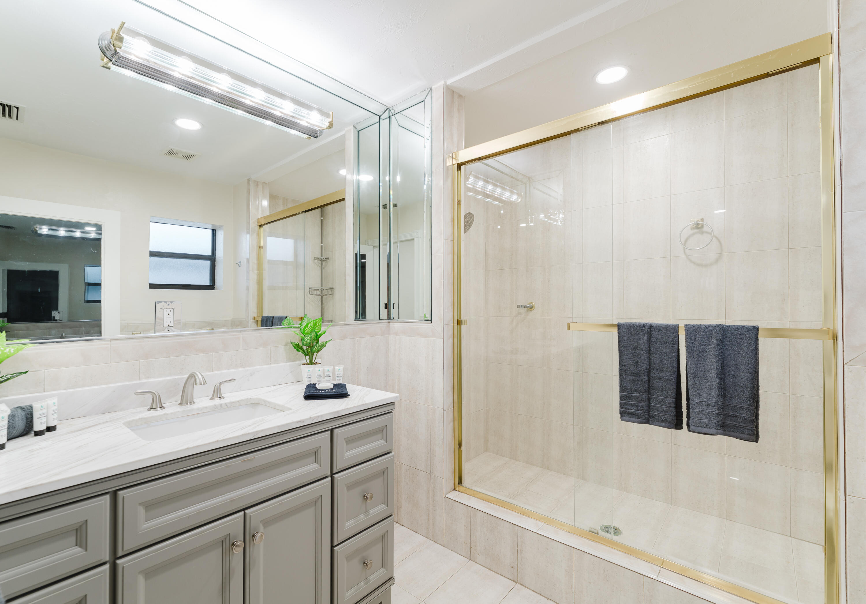 1016 NE 26th #1016, Pompano Beach FL 33062