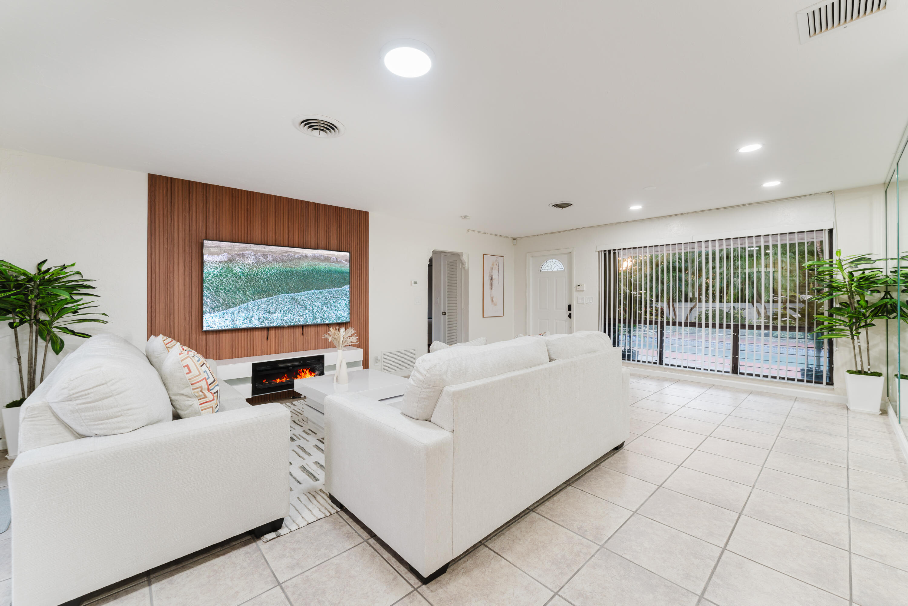 1016 NE 26th #1016, Pompano Beach FL 33062